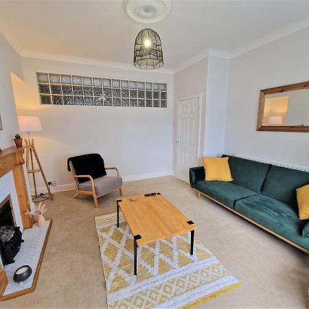 Lovely Seafront Apartment With Garden Swansea Buitenkant foto