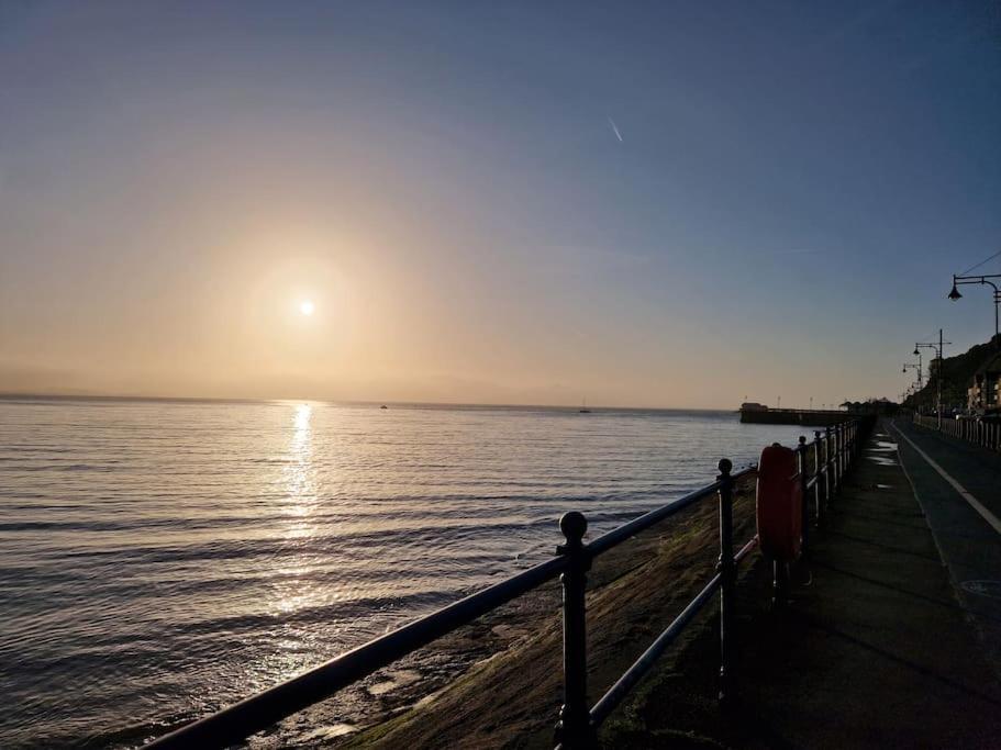 Lovely Seafront Apartment With Garden Swansea Buitenkant foto
