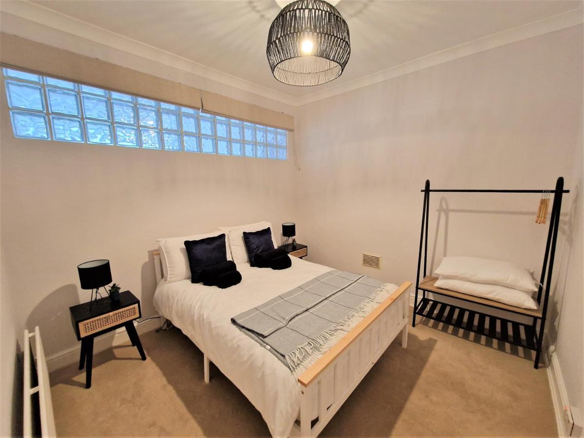 Lovely Seafront Apartment With Garden Swansea Buitenkant foto