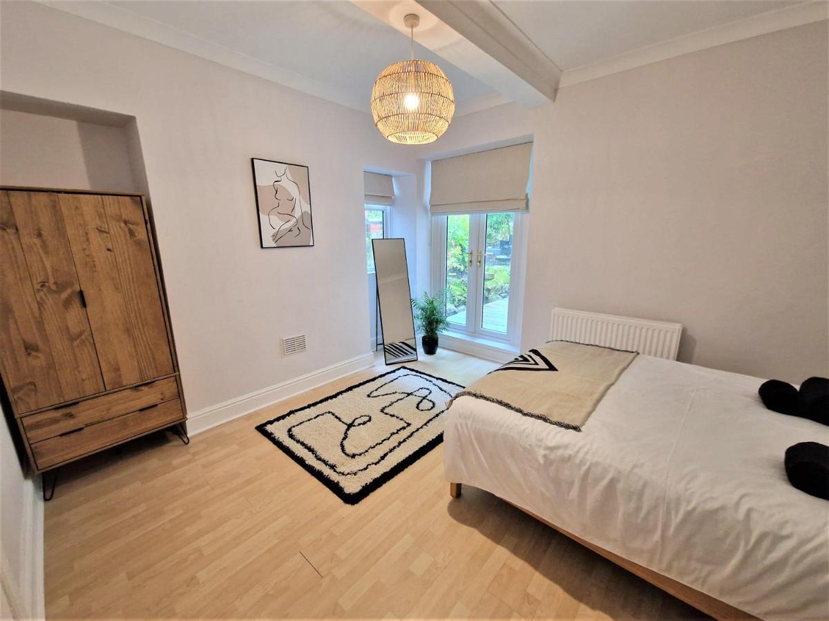 Lovely Seafront Apartment With Garden Swansea Buitenkant foto